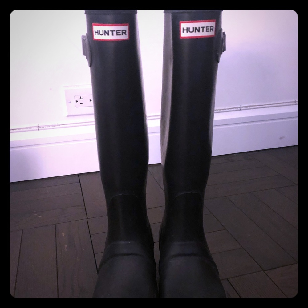 Black HUNTER rubber boots - size 9 female (8 male) - Picture 1 of 5